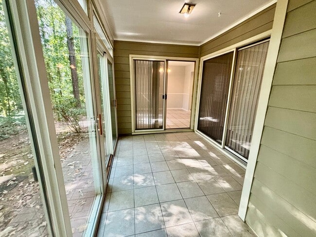 Building Photo - 57 Doranne Ct