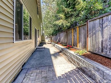 Building Photo - 1297 Koda Cir SE