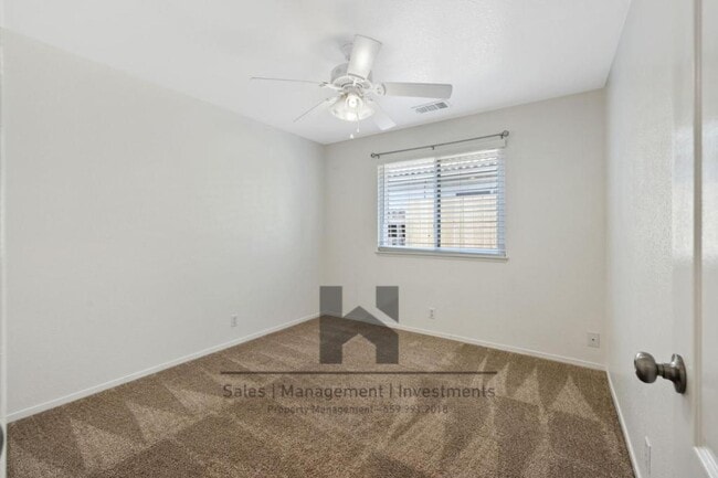 Building Photo - 2651 Elsinore St