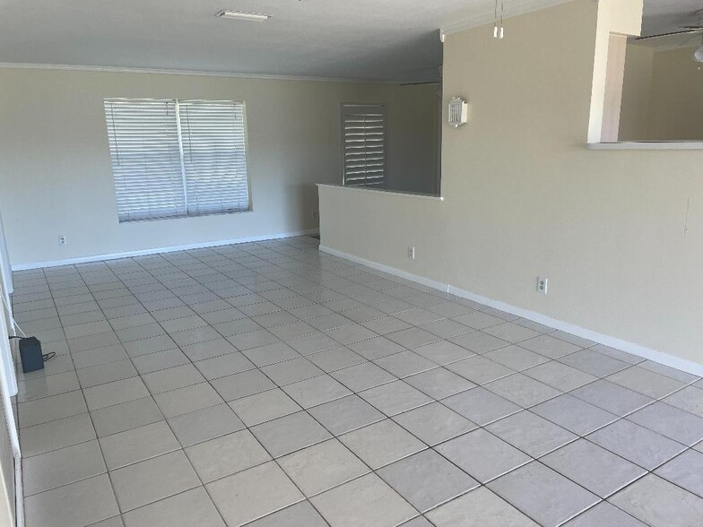 Building Photo - 1431 Flagler Blvd