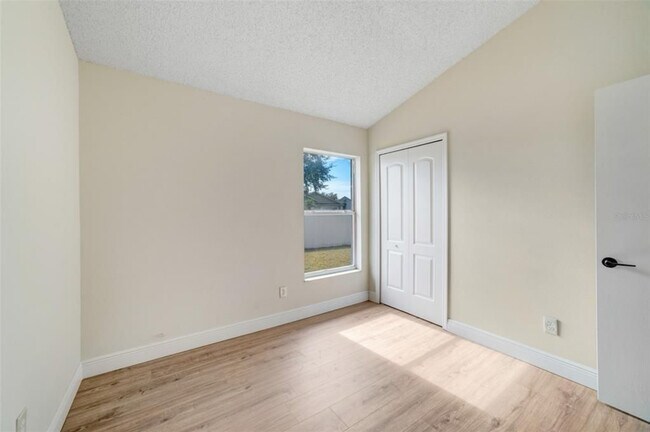 Building Photo - 1965 Teaberry Ct