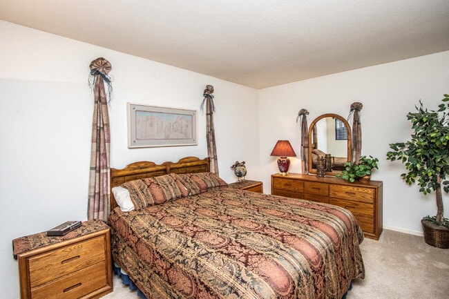 Building Photo - Beautiful Furnished patio home in Old Town Scottsdale, 2BR