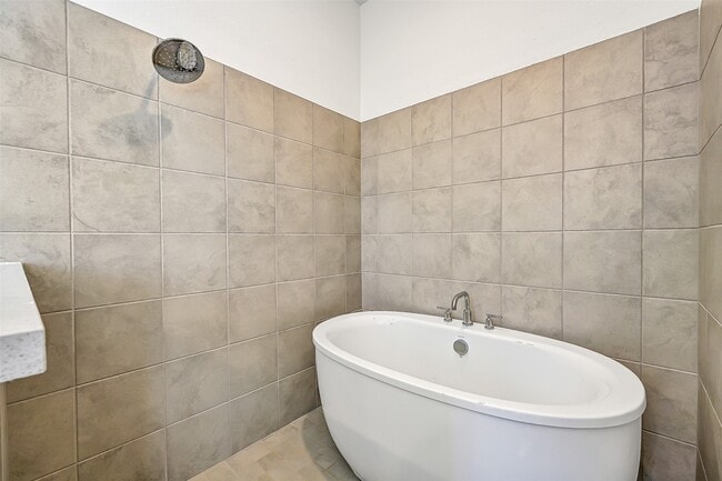 Building Photo - 2128 Lila Sky Ln