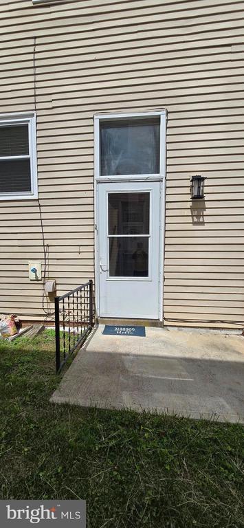 Building Photo - 1521 Stoney Ln