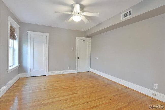 Building Photo - 6318 S Rosebury Ave