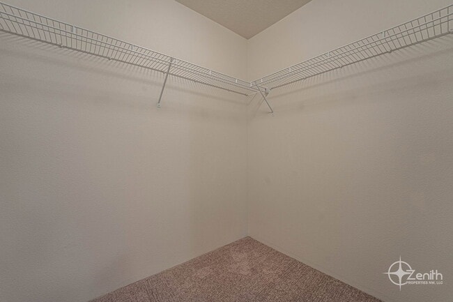Building Photo - 1400 NE 85th Way