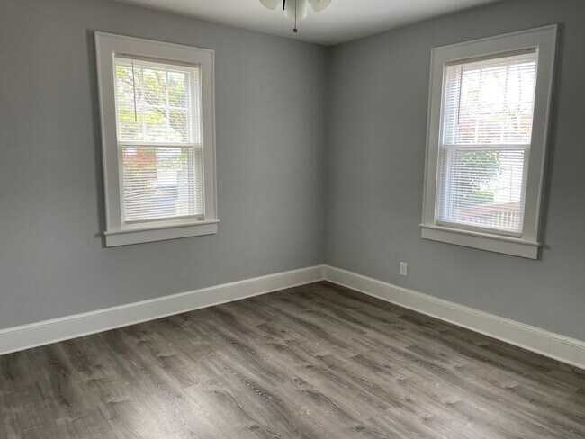 Building Photo - 127 Eggleston Ave