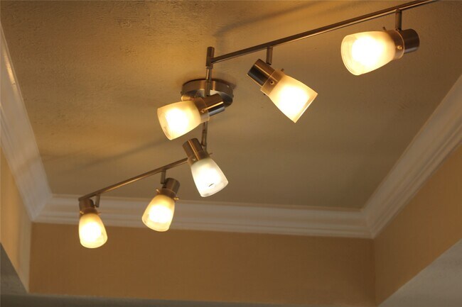 Building Photo - 7207 Addicks Clodine Rd