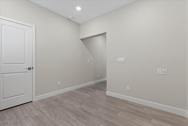 Building Photo - 4181 Nopal Serrano Ave