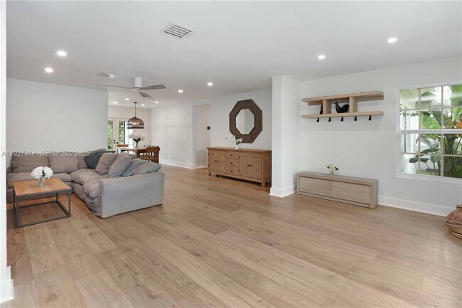 Building Photo - 1417 Jackson St