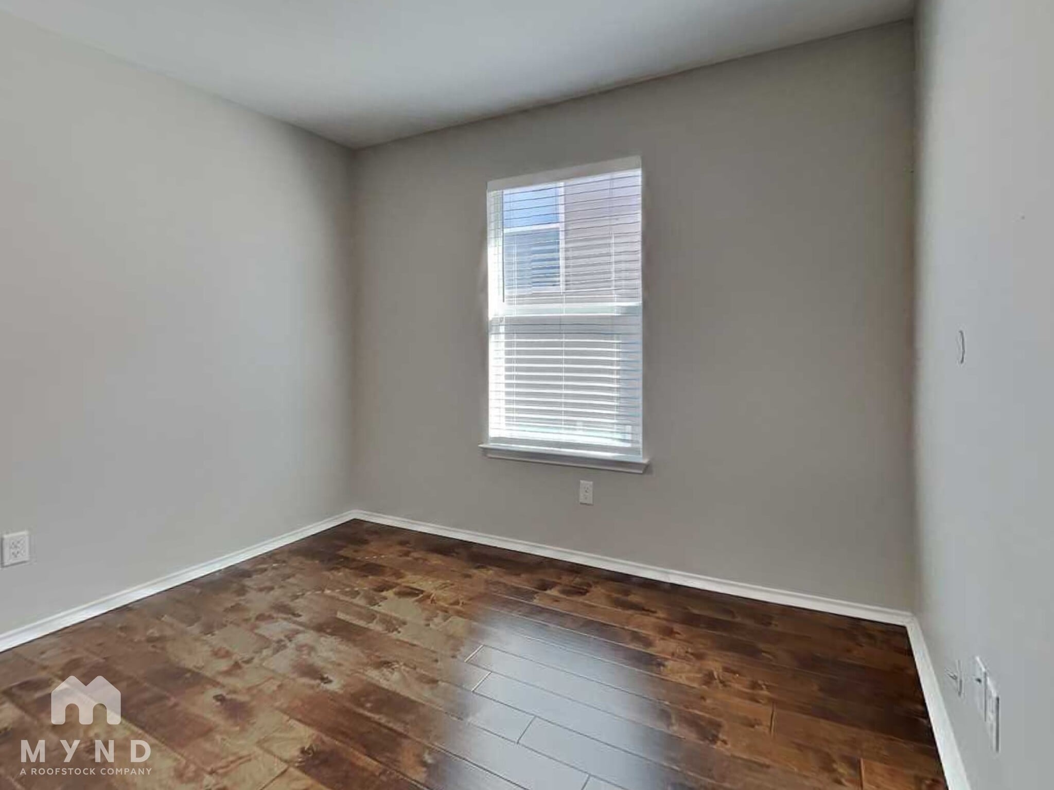 Building Photo - 11331 Fine Design