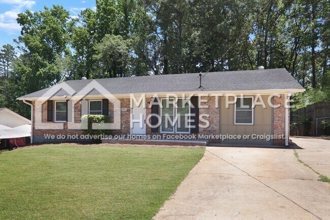 Building Photo - 8206 Huntington Dr