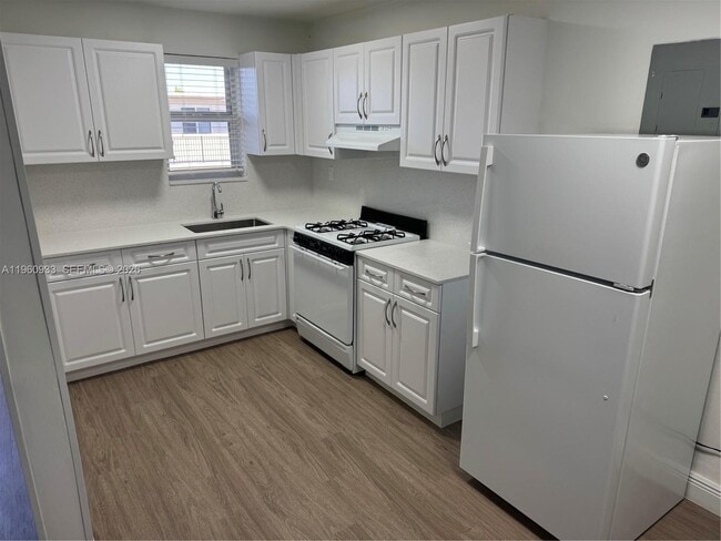 Building Photo - 6705 SW 44th St