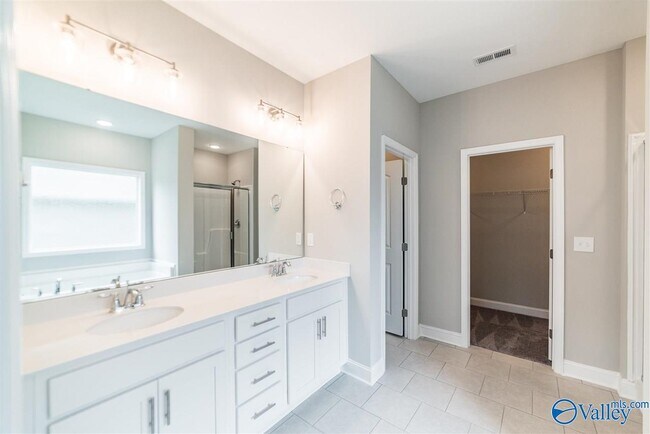 Building Photo - 3029 Crystal Creek Dr