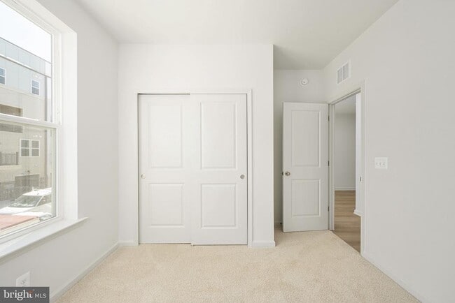 Building Photo - 2630 Neabsco Common Pl