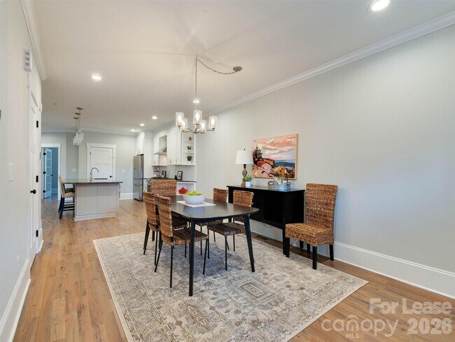 Building Photo - 326 State St