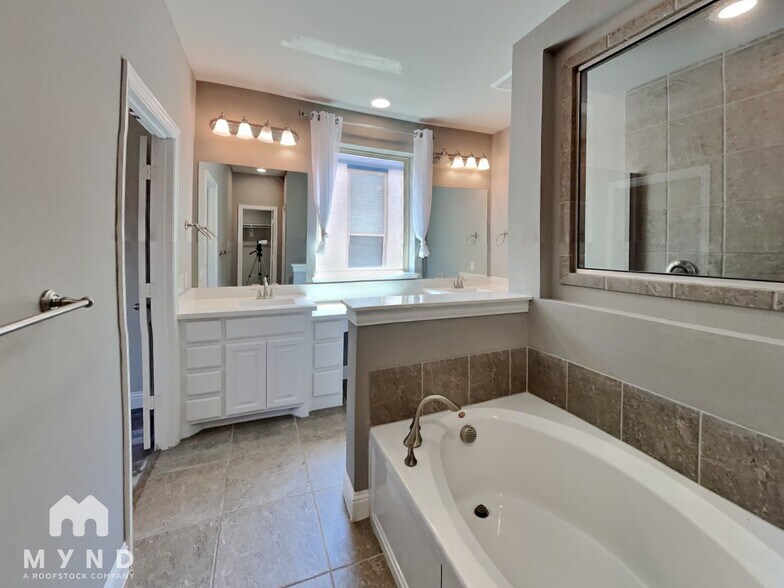 Building Photo - 1424 Bird Cherry Ln