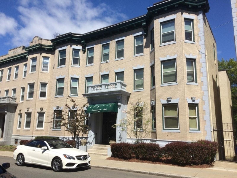 Building Photo - 84 Gordon St