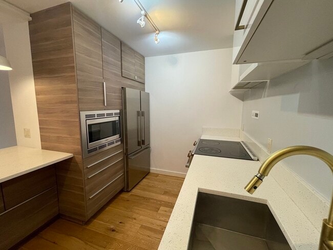 Building Photo - 50 Longwood Ave