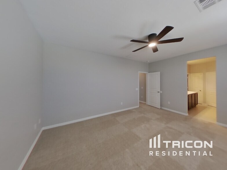 Building Photo - 10250 Copalito Dr