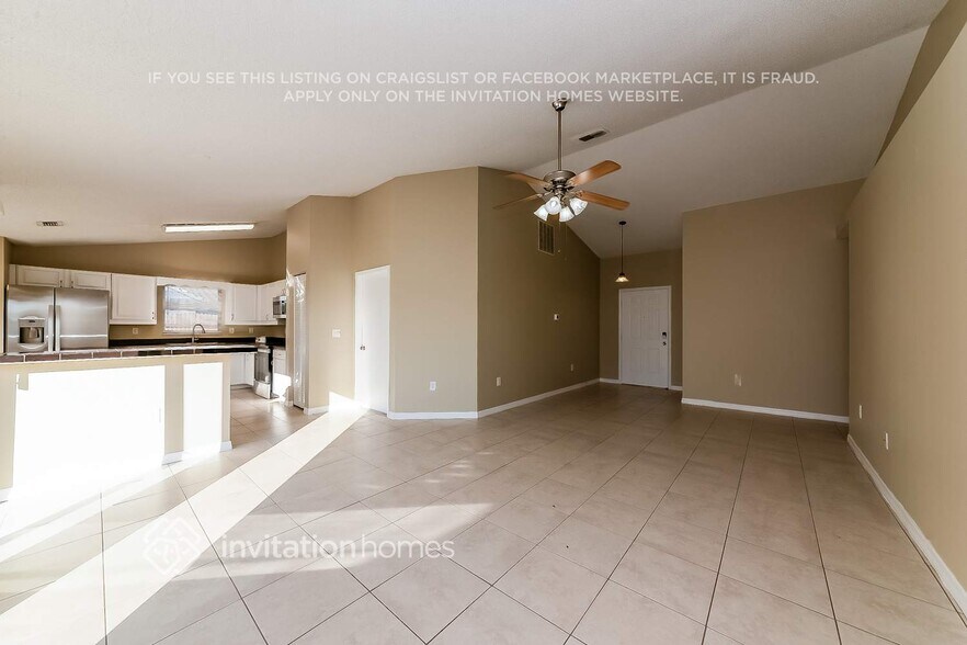 Building Photo - 3405 5th Dr W