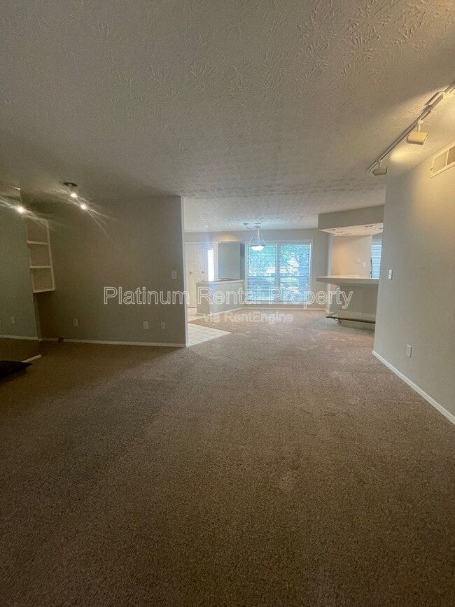 Building Photo - 402 Wynnes Ridge Cir SE
