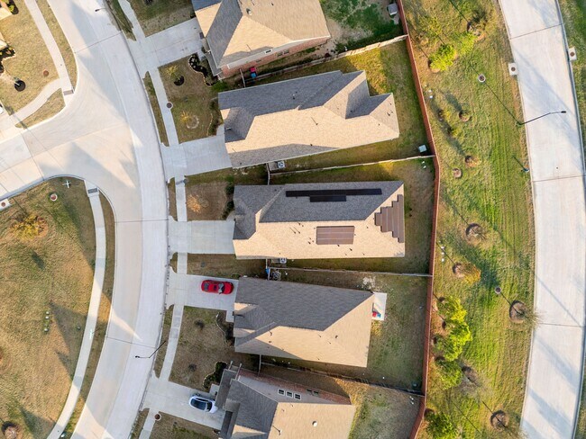 Building Photo - 23039 Birchwood Valley Ln