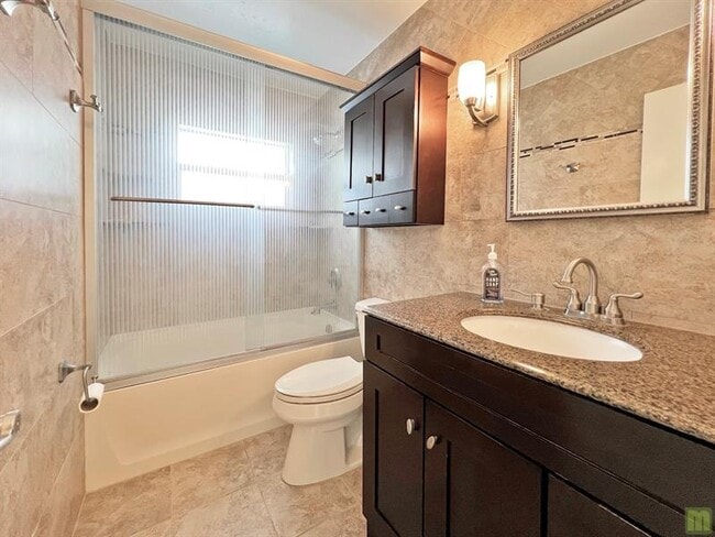 Building Photo - 3318 NW 68th Ct