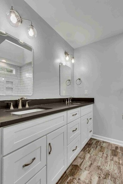 Building Photo - 1520 Birchwood Cir