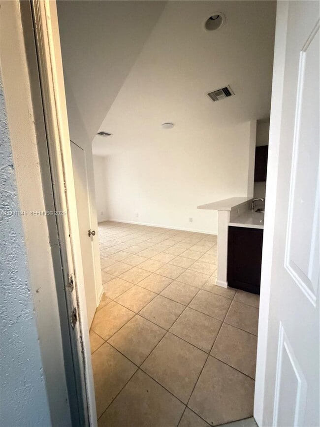 Building Photo - 1415 NW 34th Way