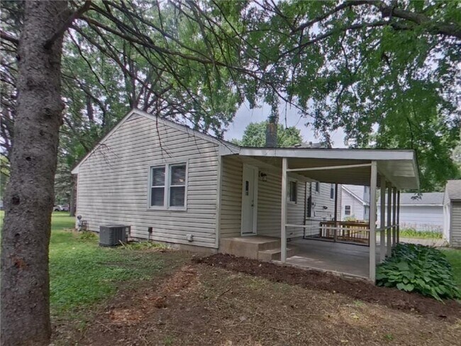 Building Photo - 7755 Eastwood Rd