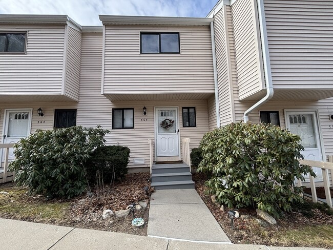 Building Photo - 504 Timber Ln