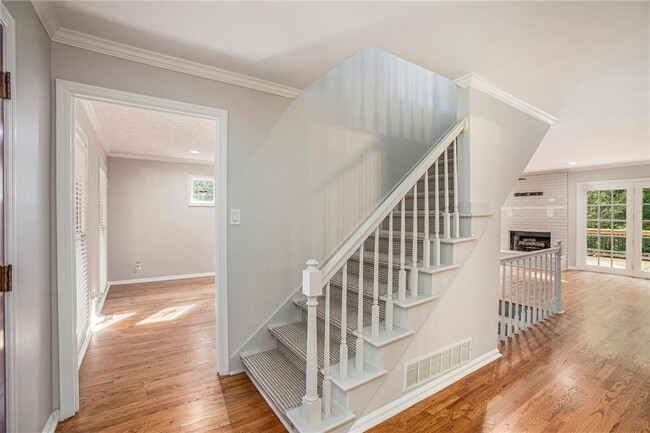 Building Photo - 390 Waverly Hall Cir
