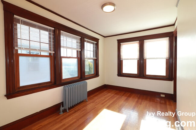 Building Photo - 394-396 Mt Auburn St