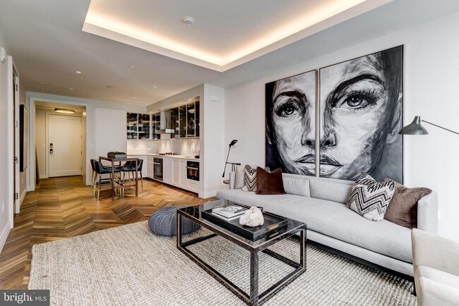 Building Photo - 300 International Drive