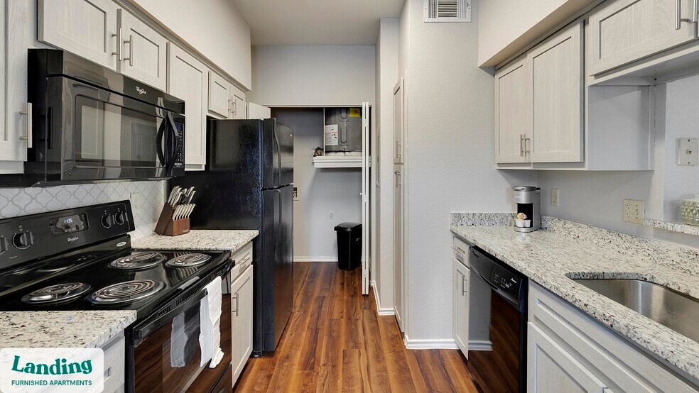 Building Photo - 165 Forestbrook Dr