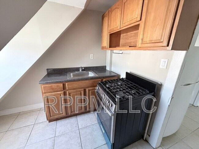 Building Photo - 106 N 16th St