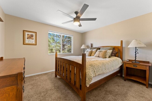 Building Photo - Fully Furnished Modern Home With Great Location