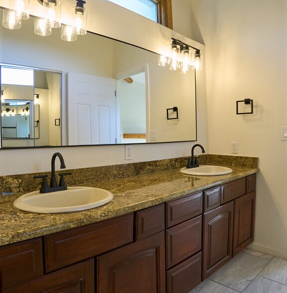 Double Sink Vanity - 373 Loftyhill Dr