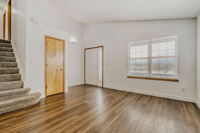 Building Photo - Well Maintained Home in Thornton