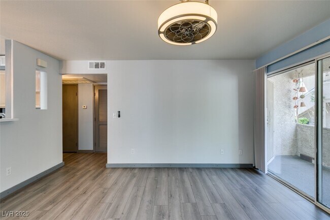 Building Photo - 3168 Tarpon Dr