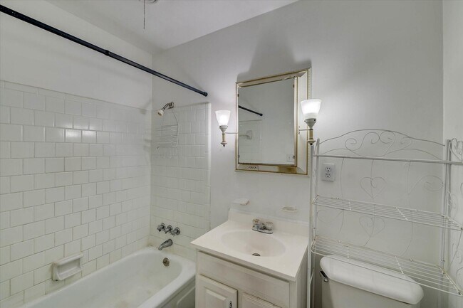 Building Photo - 2307 Hardwick Rd