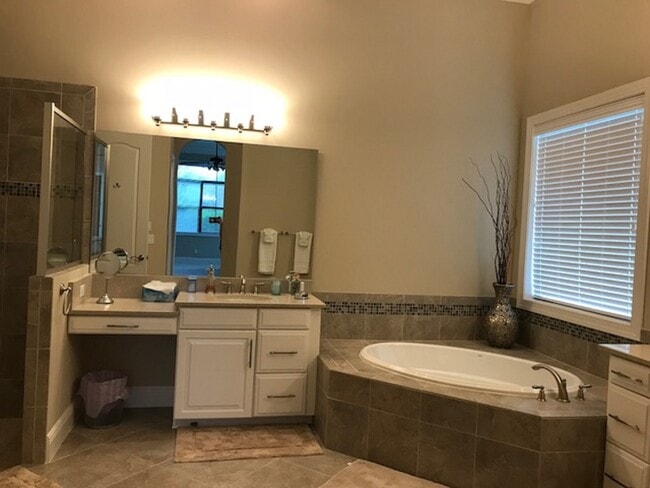 Building Photo - 9325 Vercelli Ct