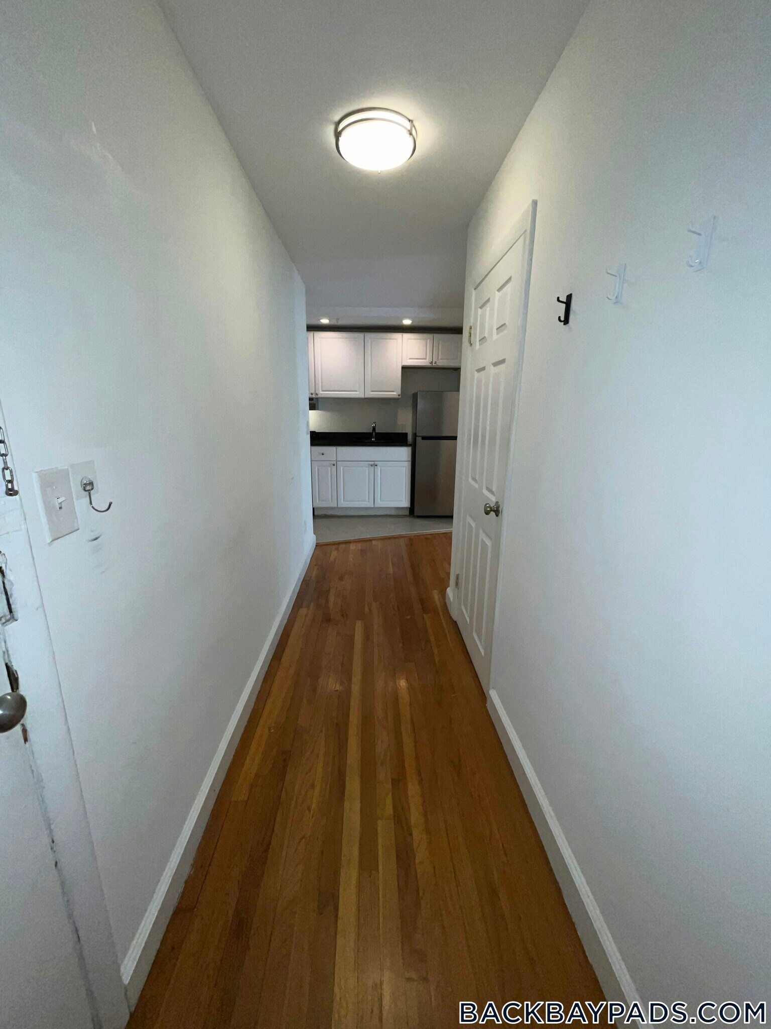 Building Photo - 529 Beacon St