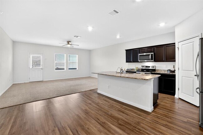 Building Photo - 14413 Shooter McGavin Dr