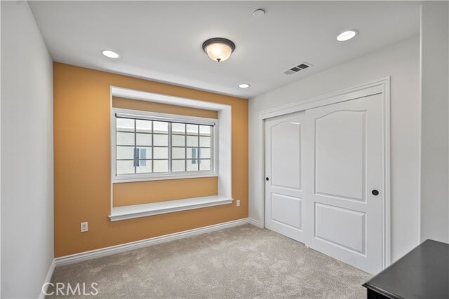 Building Photo - 1128 Huntington Dr