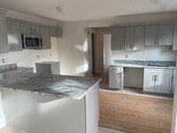 Building Photo - 154 Lovell St