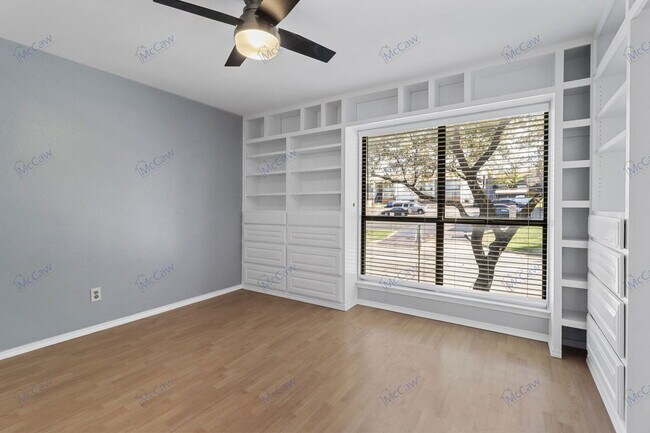 Building Photo - 2101 Park Willow Ln