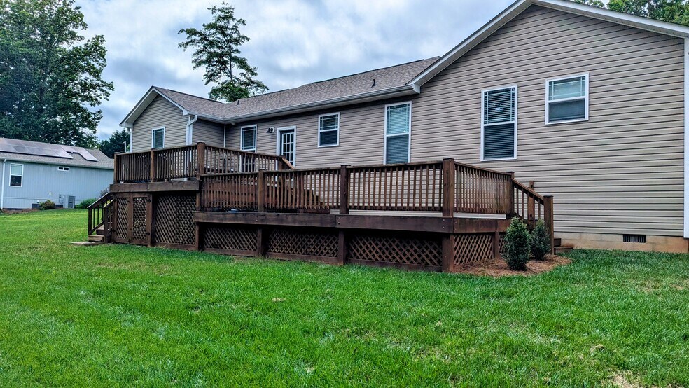 Building Photo - 6821 Ingleside Dr