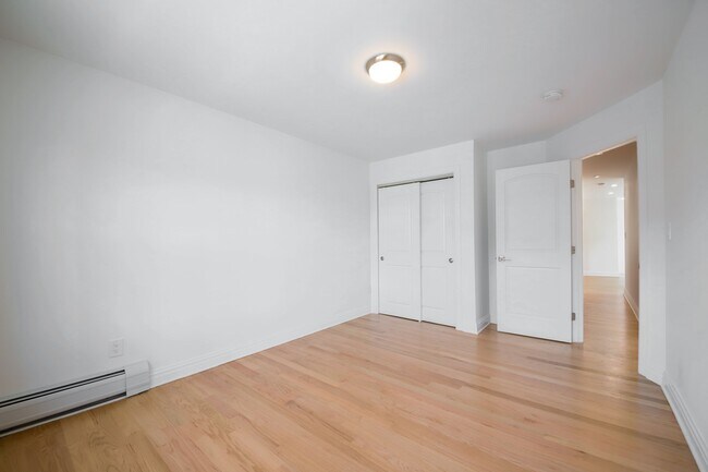 Building Photo - 307 9th St